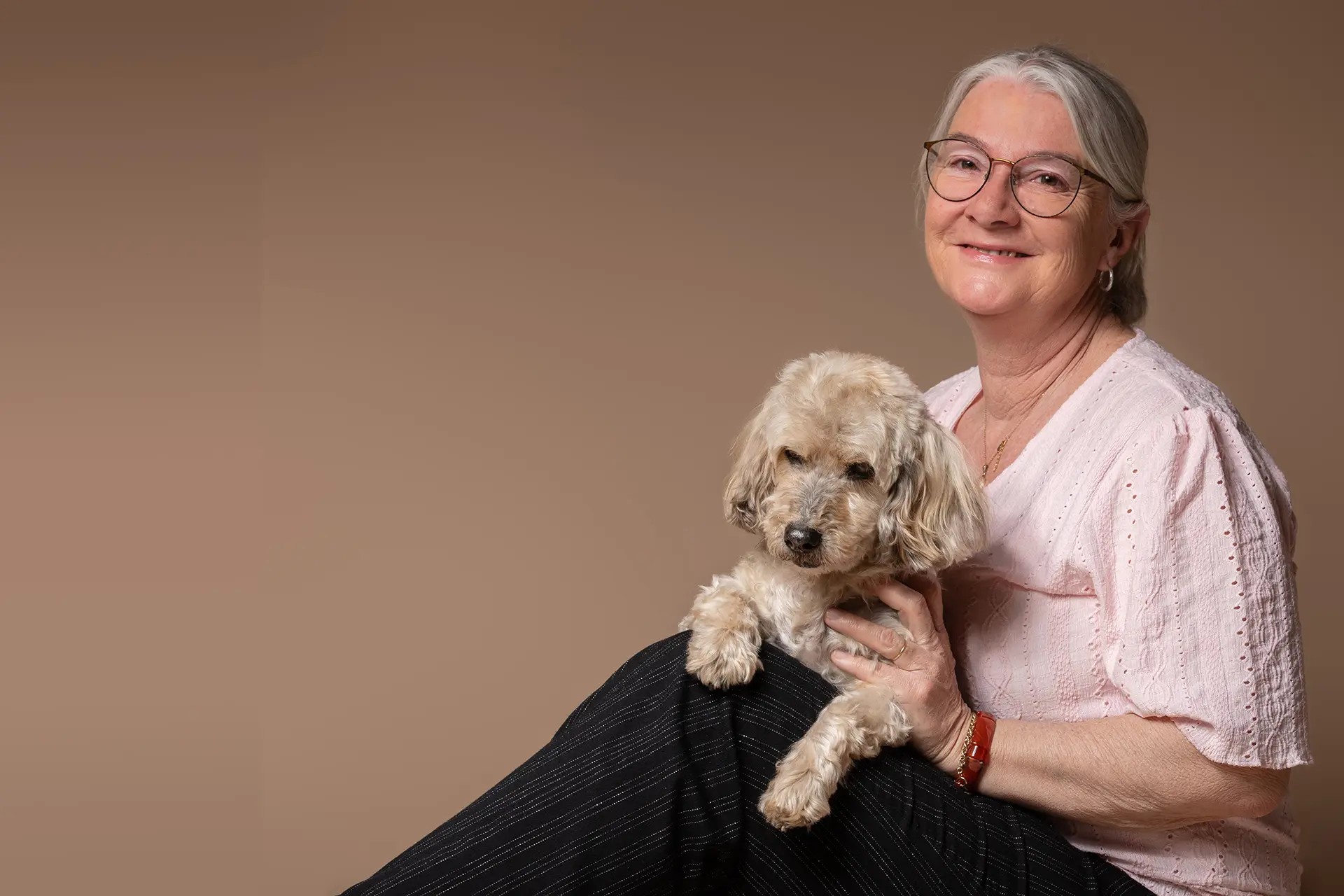 ik met mijn dove hondje